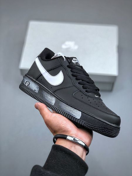 Nike Air Force 1 Low 07 黑白塗鴉版情侶鞋 休閒板鞋