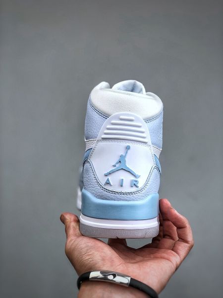 Nike Air Jordan Legacy 312 High Appears in a Chilly 最強三合一混合版本 皮革冰川藍白高幫休閒運動籃球鞋情侶鞋