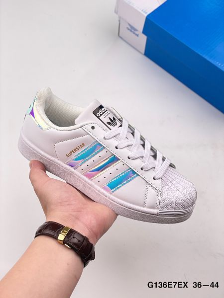 Adidas Superstar 2022新款 三葉草貝殼頭系列男女款運動板鞋