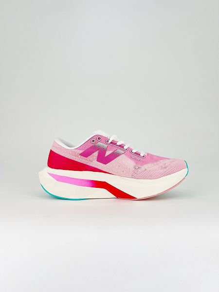 Stone Island x New Balance FuelCell 2024新款女生輕量跑鞋